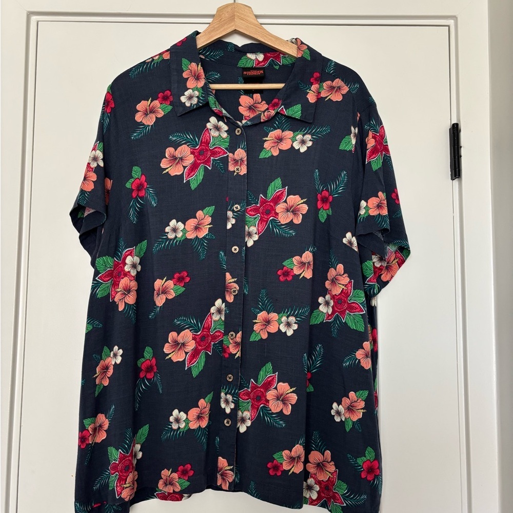 Netflix Stranger Things Tropical Floral Hawaiian Camp Shirt Button Up Size 2 - Picture 3 of 8